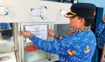 Satuan Polisi Pamong Praja (Satpol PP) Provinsi DKI Jakarta menutup 18 usaha Depot Air Minum Isi Ulang (DAMIU) di tiga wilayah Jakarta.