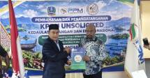 Direktur Utama PT Palma Pertiwi Makmur, Mardianto dan Bupati Jayapura, Dr. Yunus Wonda, S.H., M.H. melakukan penandatanganan MoU.