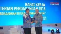Menperin Airlangga Hartarto bersama Mendag Enggartiasto Lukita dalam acara Rapat Kerja Kementerian Perdagangan 2018 (Foto: Dok. Industry.co.id)
