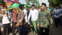 Budi Cahyono Guru kesenian di SMA Negeri 1 Torjun, Sampang, Jawa Timur (Foto Dok Industry.co.id)