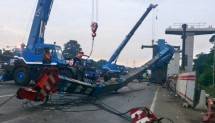 Crane proyek Double-Double Track (DDT) Kereta Api di Matraman, Jakarta Timur, ambruk. Empat Orang Meninggal, Minggu (4/2/2018)