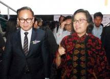 Dirut Bank Mandiri Kartika Wirjoatmodjo dan Menkeu Sri Mulyani (Foto Rizki Meirino)
