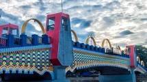 Asyik! Ada "Flying Desk" Spot Foto Menarik di Jembatan Berendeng, Tangerang
