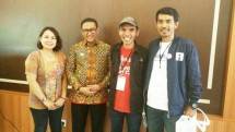 Walikota Bukittinggi Ramlan Nurmatias dan wartawan HPN 2018 Foto Dok Industry.co.id)