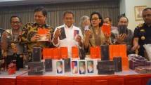 Menperin Airlangga Hartarto bersama Menkeu Sri Mulyani dan Menkominfo Rudiantara saat acara pemusnahan barang ilegal (Foto: Dok. INDUSTRY.co.id)