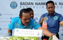 Kepala BNN Komjen Pol Budi Waseso dan Deputi Pemberantasan BNN Arman Depari (Foto Jawapos))