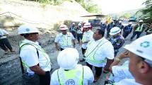 Komisaris Utama PTPP Andi Gani Nena Wea didampingi President Director PTPP Tumiyana.