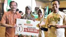 Anggi Sabrina Putri dan Intan Aprilisa terima penghargaan TEY X 2016