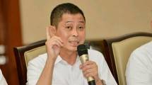 Menteri ESDM Jonan Ikut Prosesi Jumat Agung di Larantuka