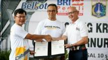 Jun de Dios, Presiden Direktur PT ICI Paints Indonesia (AkzoNobel Decorative Paints Indonesia) bersama Gubernur DKI Jakarta Anies Baswedan (Foto: Istimewa)