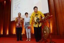 Menperin Airlangga Hartarto bersama Menristekdikti Mohammad Nasir dan Duta Besar Konfederasi Swiss untuk Indonesia Yvonne Baumann (Foto: Humas)