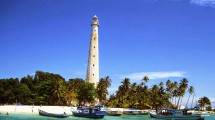 Pulau Lengkuas, Utara Belitung (Foto: rentalmobilbelitung-deschatravel.blogspot.co.id)