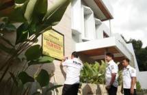 Polisi Segel Aset Abu Tours di Pekanbaru