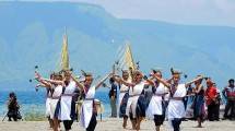Tortor Pangurason Danau Toba di acara Festival Pasir Putih Samosir, Sumatera Utara (Foto: Naga Niel/Twitter/tagar.id)