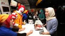Pengelola gerai cepat saji, PT Rekso Nasional Food mencari 3.000 karyawan baru untuk ditempatkan di gerai McDonald's. 