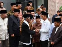 Presiden Jokowi dan Alim Ulama (Foto Setkab)