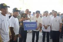 Menteri BUMN Rini Resmikan BUMDES yang Menyerap Gabah