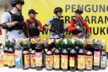 Polres Pelabuhan Makassar Sita 5.267 Botol Minuman Keras