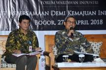 Dirjen IKTA Kemenperin, Achmad Sigit Dwiwahjono bersama Direktur Industri Kimia Hilir Kemenperin Taufiek Bawazier