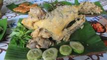 Ingkung, Kuliner Khas Kecamatan Pajangan, Bantul, DIY (Foto: yogyakarta.panduanwisata.id)