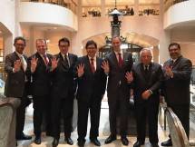 Menperin Airlangga Hartarto bersama Member of the Board of Managing Directors (BOD) Siemens AG Cedrik Neike dalam kunjungan kerjanya di Berlin, Jerman