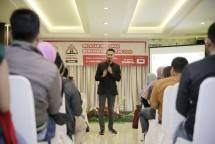 Teguh Rachmanto, (Community Program Officer Bukalapak) memberikan Sharing materi mengenai Belajar Ngelapak Bersama Komunitas Bukalapak Pontianak.