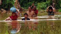Bencana Alam (Banjir) di Sumarta Barat (Barcroft Media/Getty Images)