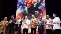 Sejumlah Tokoh menerima Komik Keumalahayati yang baru diluncurkan