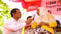 Mentan Amran Andi Sulaiman berbicara dengan petani 