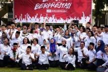 Menteri Komunikasi dan Informatika Rudiantara berfoto bersama ASN di Lingkungan Kemenkominfo 