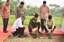 Presiden Jokowi, Wapres JK dan Menteri PUPR Basuki (Foto Setkab)