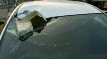 Mobil korban pelemparan batu (ist)