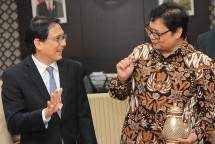 Menteri Perindustrian Airlangga Hartarto saat menerima kunjungan Duta Besar Thailand untuk Indonesia H.E Mr. Songphol Sukchan (Foto: Dok. Industry.co.id)