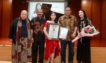Evelyn Catatkan Rekor Pianis Termuda Memainkan 12 Spanish Dances (Foto Dok Industry.co.id)