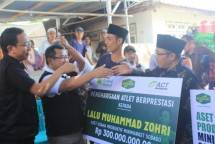 ACT memberi apresiasi dengan unit usaha minimarket Sodaqo untuk atlet Zohri