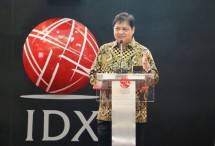 Hadapi Tahun Politik, Menteri Airlangga Bangun Optimisme Industri Pasar Modal