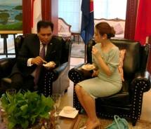 Duta Besar Indonesia untuk Tiongkok, HE Djauhari Oratmangun saat menerima kunjungan Co Patner Global Partnership Director of COMB+ Ms. Blair Zhang (Foto: Dok. Industry.co.id)