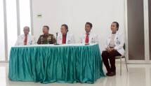 Ketua Umum Ikatan Dokter Indonesia (IDI) Prof. Dr Ilham Oetama Marsis memaparkan sedikit gambaran terkait perjalanan tes kesehatan Capres pasangan Jokowi - Maruf Amin yang dijalani di Rumah Sakit Pusat Angkatan Darat (RSPAD) Gatot Subroto