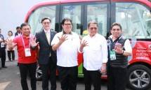 Direktur Utama Telkomsel, Ririek Adriansyah bersama Menteri Perindustrian Airlangga Hartarto dan Menkominfo Rudiantara saat meresmikan Telkomsel 5G Experience Center di Jakarta (Foto: Dok. Industry.co.id)