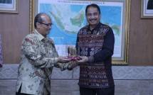 Menteri Pariwisata Arief Yahya bersama Direktur Utama PELNI Insan Purwarisya L. Tobing (Foto:Dok. Kemenpar) 