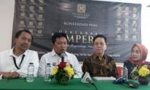 Ketua HIMPERRA Endang Kawidjaja saat konferensi pers acara Deklarasi HIMPERRA (Foto: Ridwan/Industry.co.id)