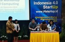 Menteri Perindustrian Airlangga Hartarto bersama Dirjen IKM Gati Wibawaningsih saat menyaksikan penandatanganan MoU antara Ditjen IKM dengan Gojek, Ralali.com, serta Dusdusan.com (Foto: Ridwan/Industry.co.id)
