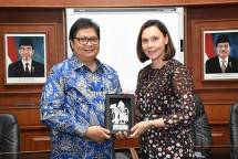 Menteri Perindustrian Airlangga Hartartosaat menerima kunjungan Menteri Perdagangan Luar Negeri dan Pembangunan Finlandia,Anne-Mari Virolainen (Foto: Kemenperin) 