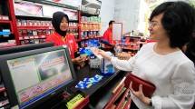 Anies Larang Jualan Rokok Terang-terangan di Minimarket, Pengusaha: Kami Bayar Pajak Iklan Lho!