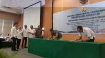Penandatanganan Kontrak ketiga bendungan Sidan, Tiga Dihaji, dan Bener