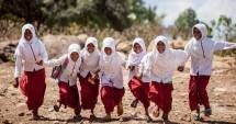 Anak-anak Sekolah (foto Dok Industry.co.id)