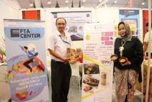 Ki-Ka : Tenaga Ahli Bidang Strategi Promosi dan Pemasaran Kementerian Perdagangan FTA, Aryoko Mochtar, Owner Lupin Dr. Etty Susilowati, SE. MM