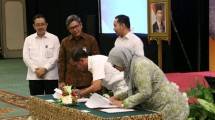 Kementerian PUPR Tandatangani Kontrak Jaringan Perpipaan Air Limbah dan Istora PON