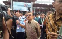 Wakil Presiden Jusuf Kalla atau JK membuka pameran internasional bidang teknologi industri pertahanan, Indo Defence 2018 Expo & Forum, di JiExpo Kemayoran, Jakarta, Rabu, 7 November 2018. 