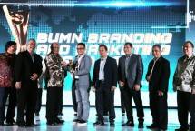Direktur Utama PT JIEP, Landi R Mangweang, Menerima Penghargaan the Best CEO BUMN on Industrial Estate Development 4.0 pada Rabu, (21/11/2018) di Hotel JS Luwansa